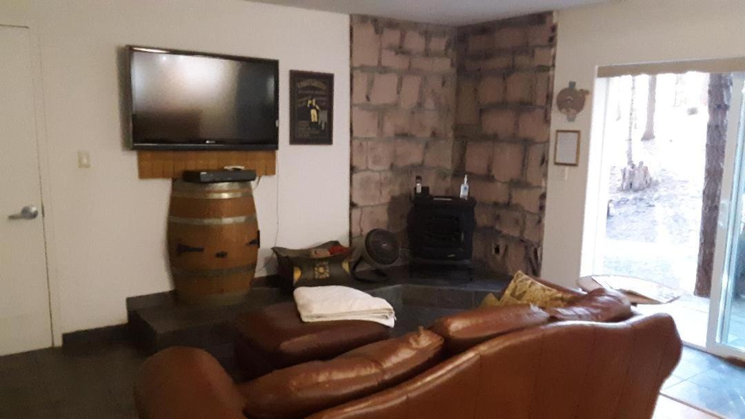 Winterfell Inn - No Xtra Fees, Dogs Ok, King & Queen Suites Arnold Eksteriør billede